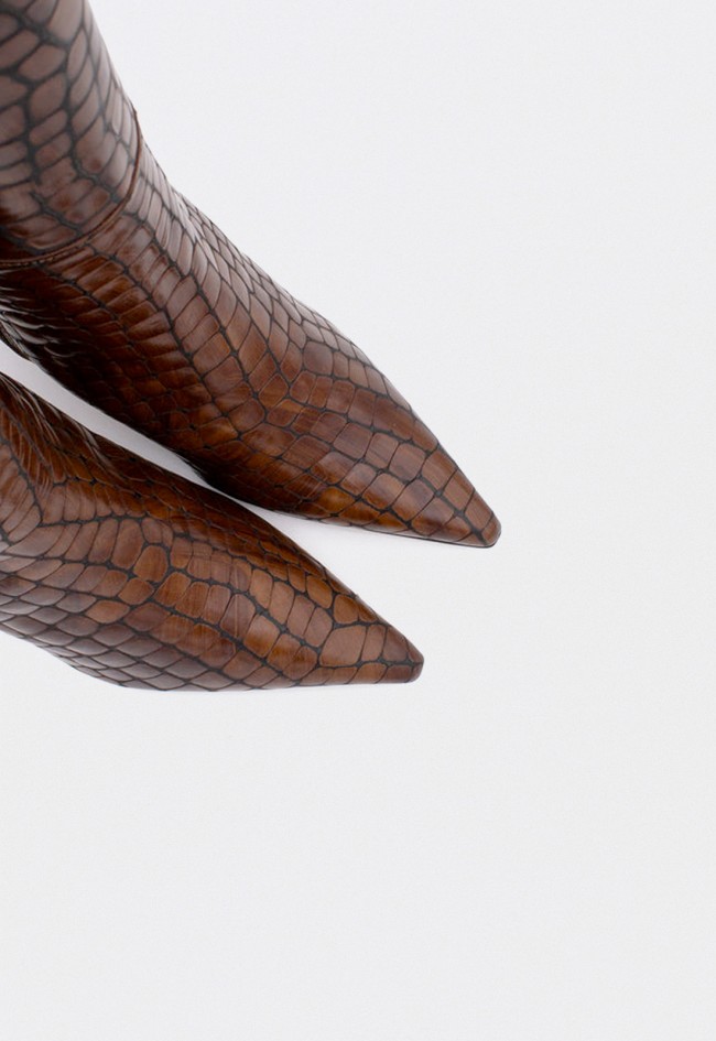 Botas altas Ángel Alarcón Hata de mujer en piel efecto cocodrilo — elegancia salvaje con tacón fino