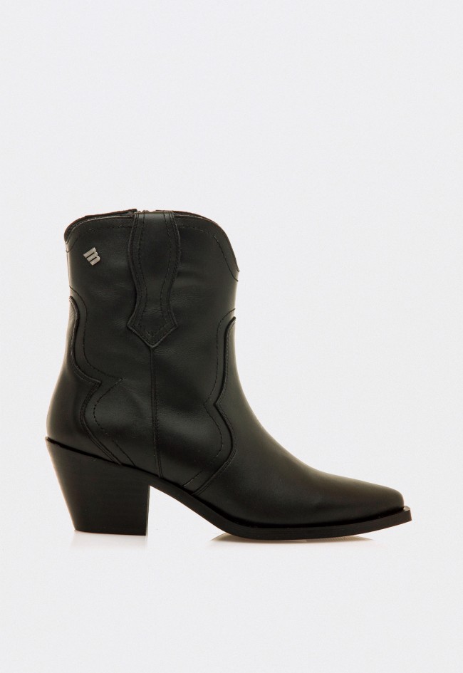 Botines cowboy Mustang 55302 de mujer en piel negra — estilo western con alma urbana