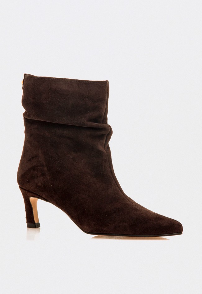 Botines de mujer en piel marrón con tacón fino — elegancia natural y estilo atemporal