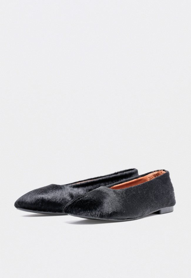Bailarina GLO 4057 de mujer en piel negra — elegancia sutil y comodidad refinada