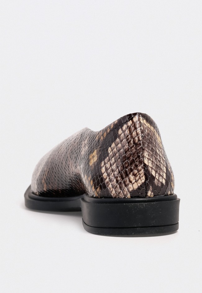 Zapato plano GLO 59001 de mujer en piel efecto serpiente — diseño contemporáneo y sofisticado
