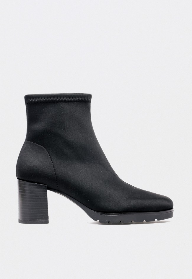 Botín elástico MISS ELASTIC 78174 de mujer en textil negro — estilo moderno y ajuste perfecto
