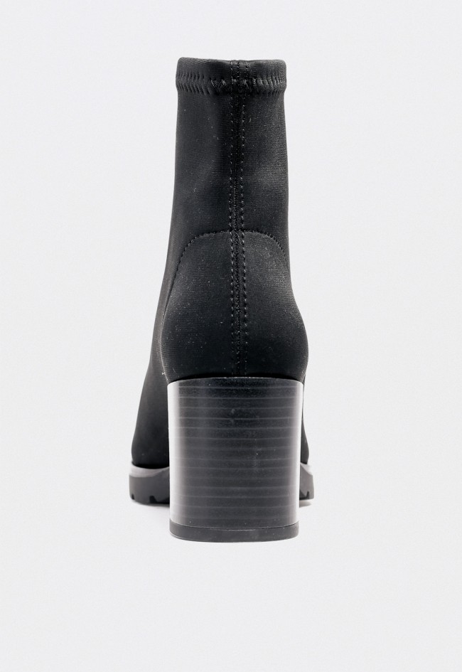 Botín elástico MISS ELASTIC 78174 de mujer en textil negro — estilo moderno y ajuste perfecto