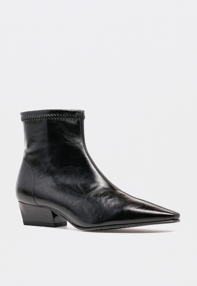 Botín MISS ELASTIC 78055 de mujer en material sintético negro — diseño elástico con puntera afilada