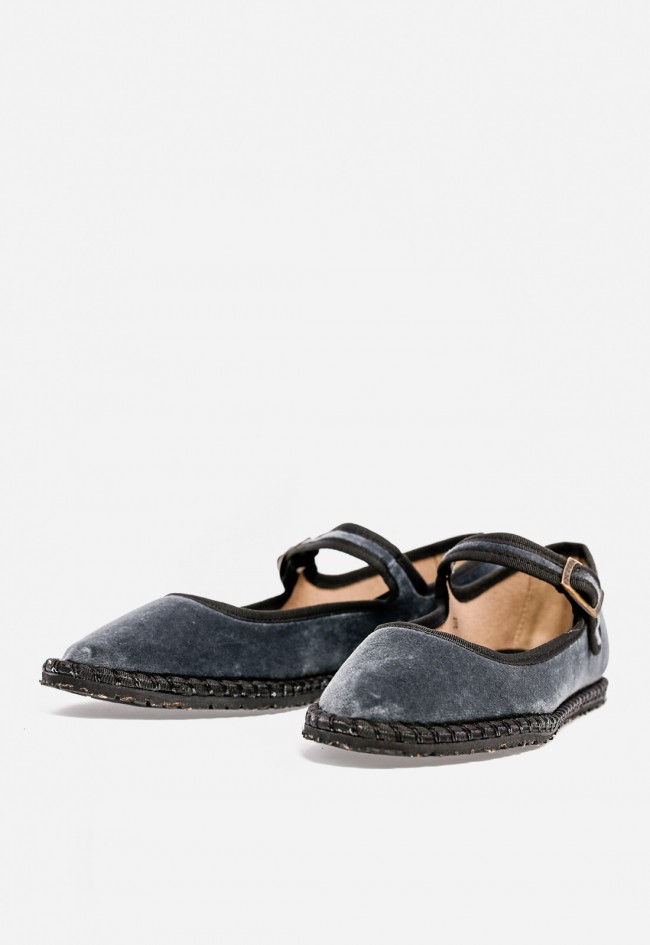 Bailarina GLO 11 de mujer en terciopelo gris con pulsera — estilo clásico y confort artesanal