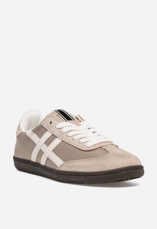 Zapatilla WHY PINK? M5520 de mujer en beige con detalles en serraje — estilo retro y comodidad urbana