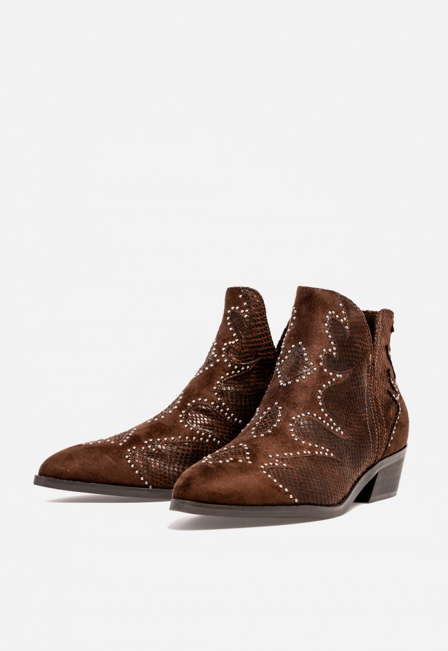 Botín cowboy WHY PINK? M5792 de mujer en polipiel moka — diseño western con textura y tachuelas