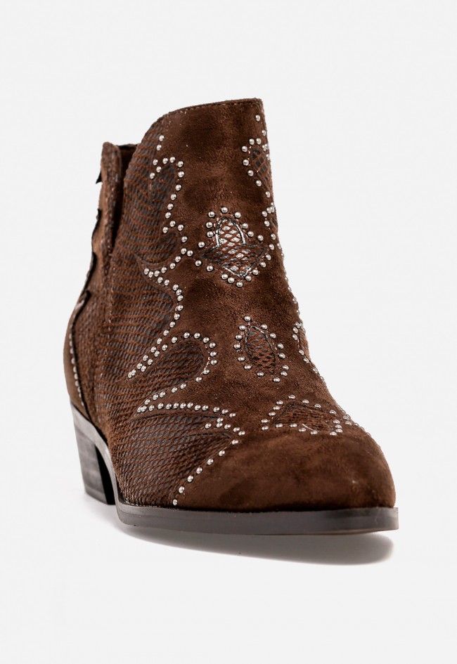 Botín cowboy WHY PINK? M5792 de mujer en polipiel moka — diseño western con textura y tachuelas