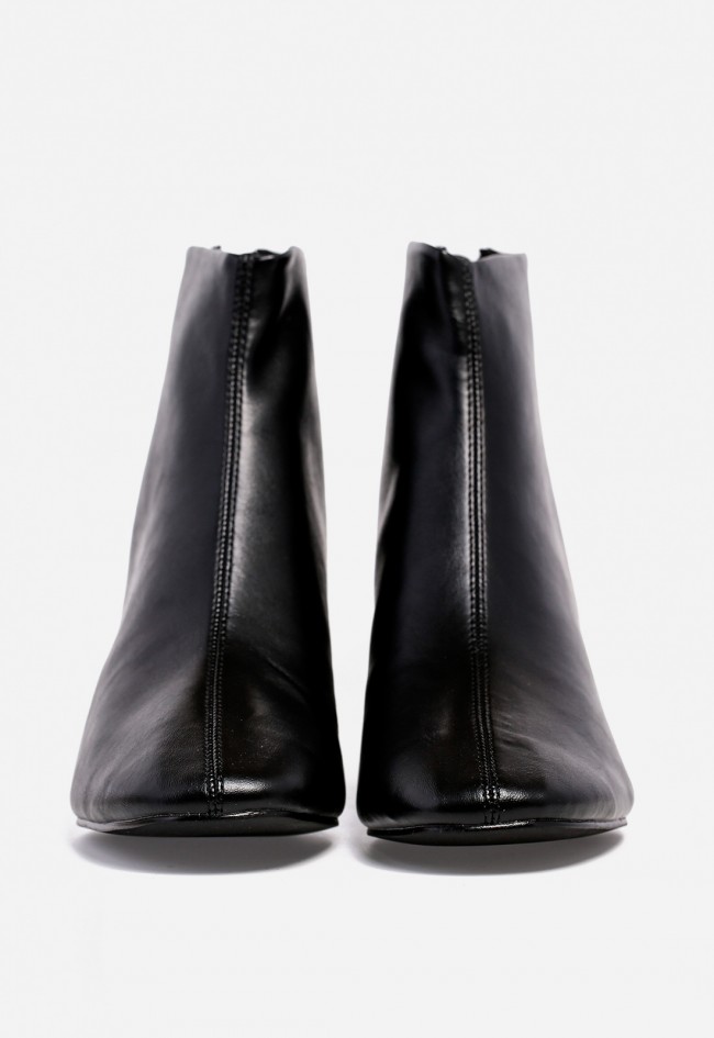 Botín WHY PINK? M5870 de mujer en polipiel negra — diseño minimalista con cremallera trasera y tacón medio