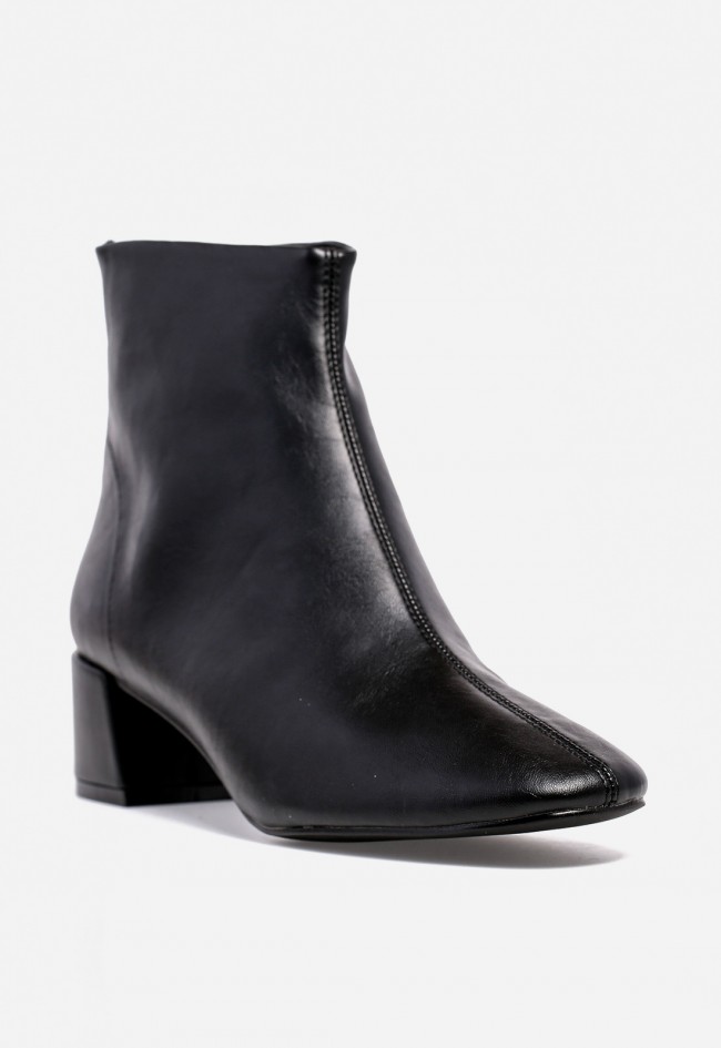 Botín WHY PINK? M5870 de mujer en polipiel negra — diseño minimalista con cremallera trasera y tacón medio