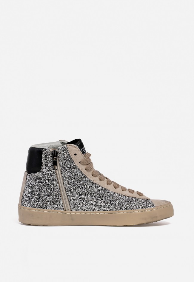 Zapatilla WHY PINK? M5506 de mujer en polipiel beige con glitter plateado — estilo urbano con brillo