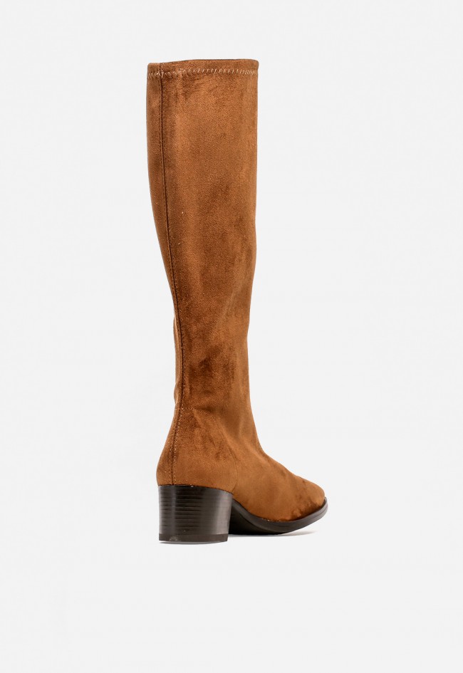 Bota MISS ELASTIC 78256 de mujer en textil elástico color camel — tacón medio y estilo sofisticado