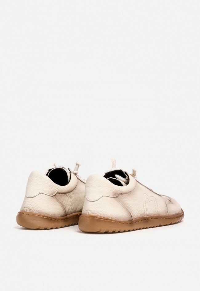 Zapatilla Kaola 2755 barefoot de mujer en piel blanca — libertad y confort con estilo natural