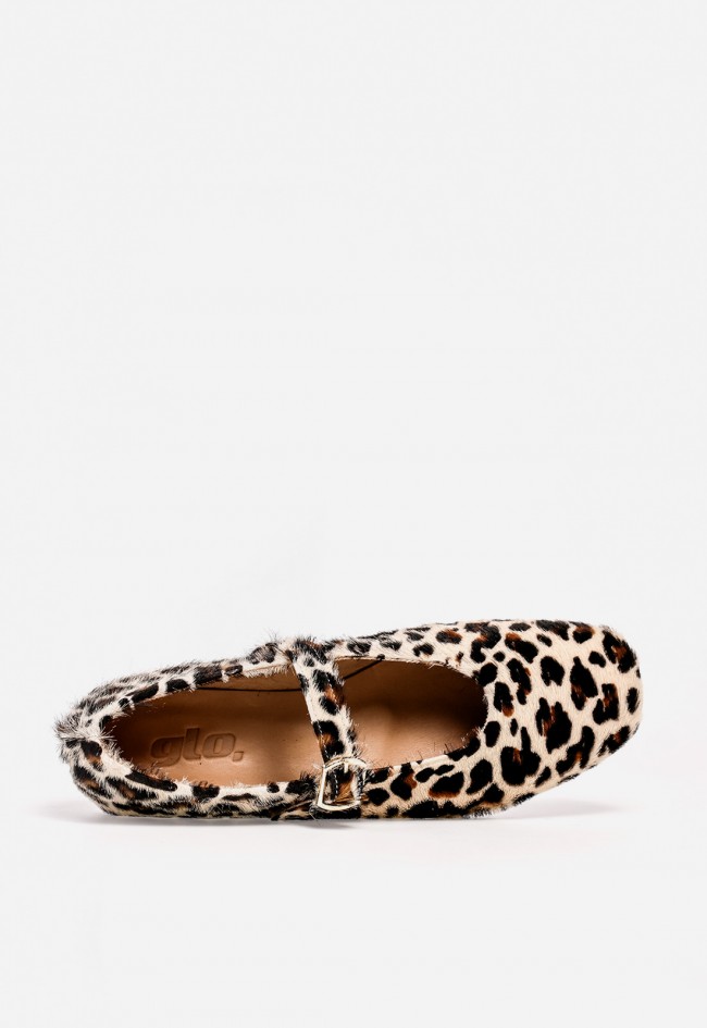 Bailarina de mujer GLO 4057 en piel con estampado leopardo — sofisticación salvaje con toque urbano