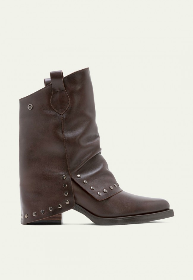Botas cowboy de piel Porronet Fiorella moka — doble faz con tachuelas y tacón medio