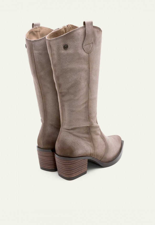 Botas cowboy de piel Porronet Helga arena — con cremallera interior y tacón medio