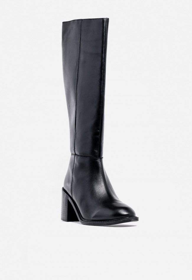 Bota alta de piel negra Carmina Jhilton 68-2810 con tacón y cremallera interior