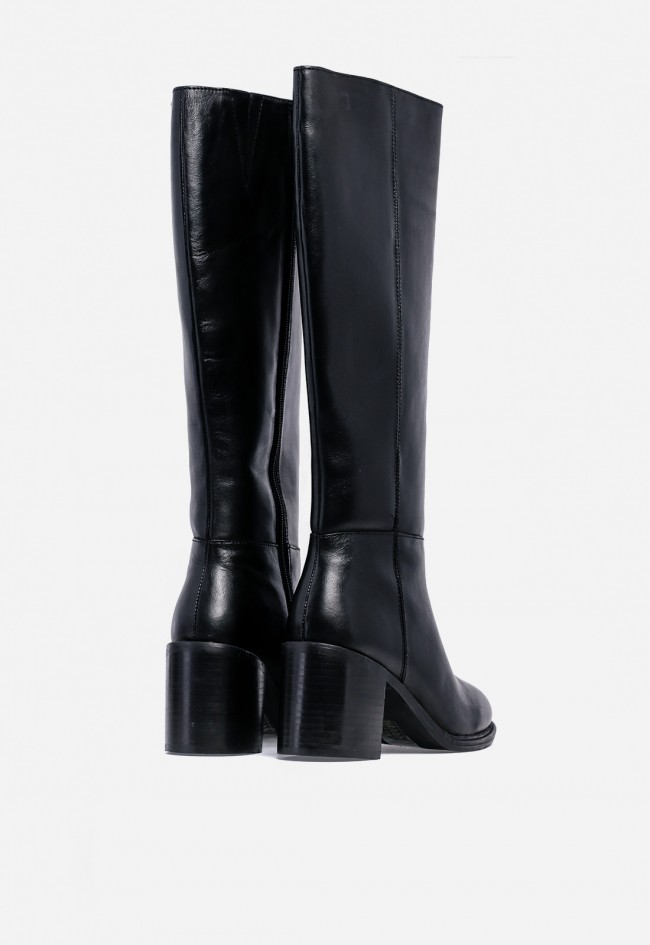 Bota alta de piel negra Carmina Jhilton 68-2810 con tacón y cremallera interior