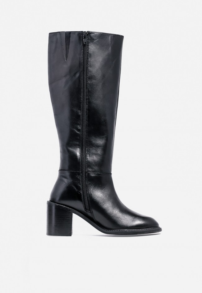 Bota alta de piel negra Carmina Jhilton 68-2810 con tacón y cremallera interior