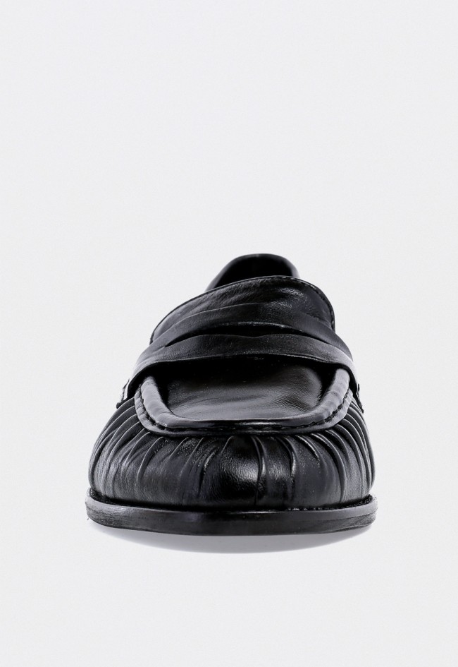Mocasín de piel de mujer negro Glo cinta 2541
