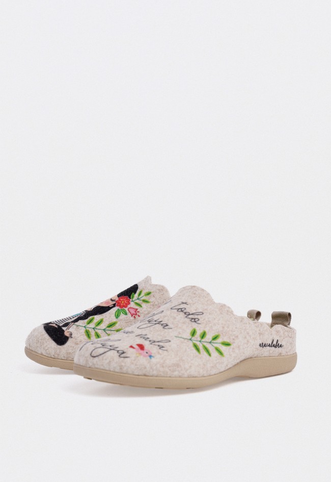 Zapatillas de mujer beige Cuque Creando Emociones 5516-1