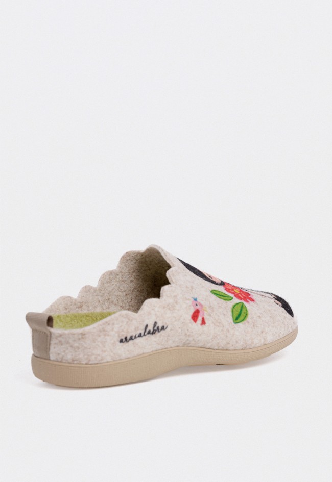 Zapatillas de mujer beige Cuque Creando Emociones 5516-1