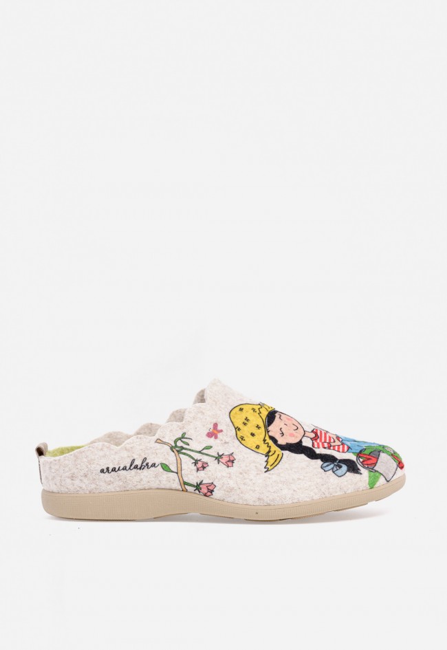 Zapatillas de mujer beige Cuque creando emociones 5525-1