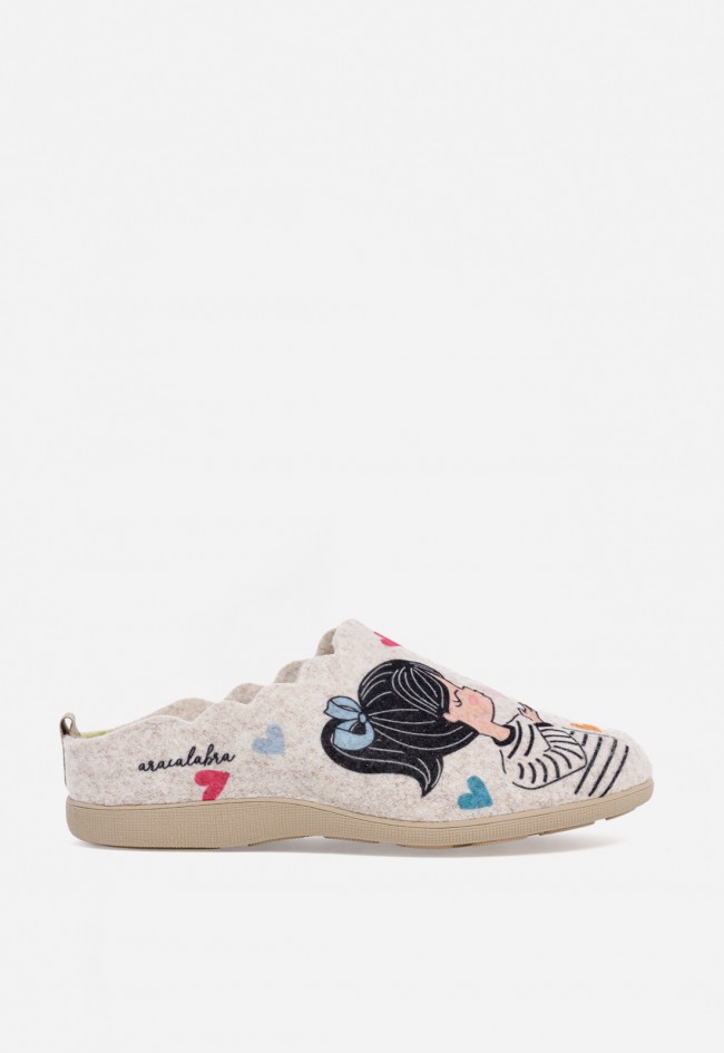 Zapatillas de mujer beige Cuque creando emociones 5523-1