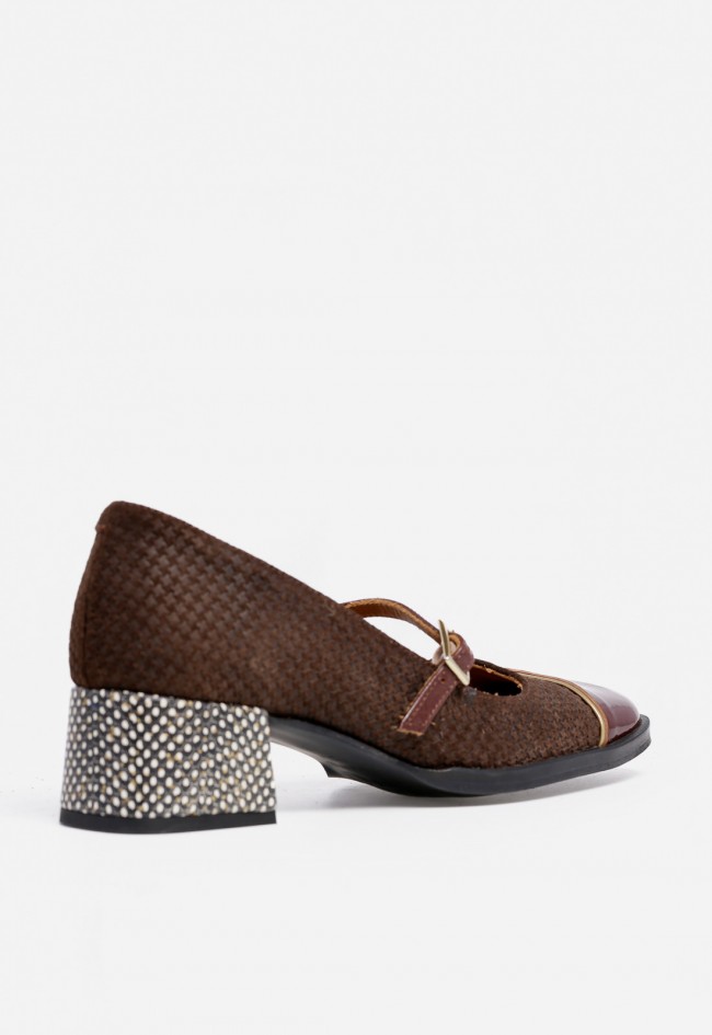 Zapato mujer piel marrón Nemonic 2234 con pulsera T-bar y tacón estampado – estilo retro elegante