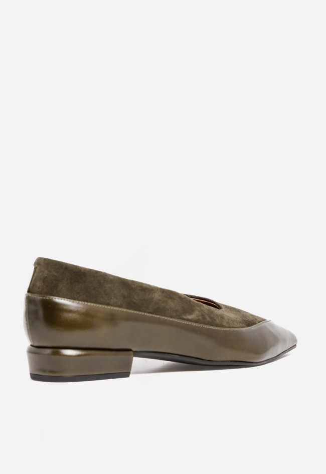 Bailarina mujer piel kaki Ángel Alarcón 25532-620b – diseño combinado y punta afilada elegante