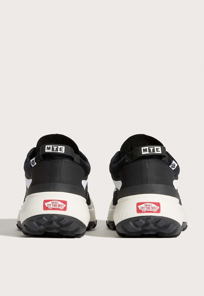 Deportivo de hombre negro VANS MTE Crosspath