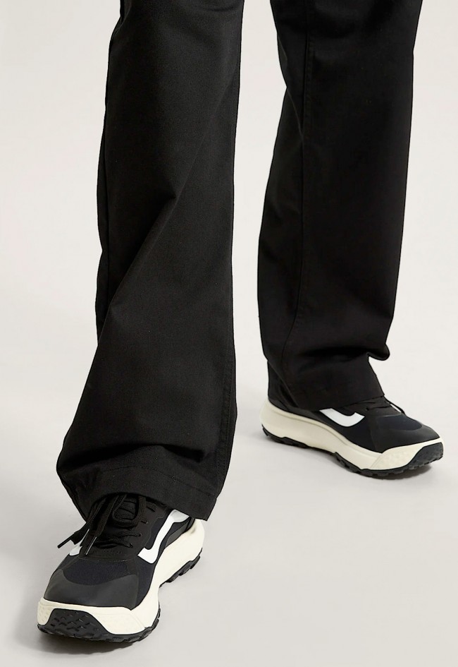 Deportivo de hombre negro VANS MTE Crosspath