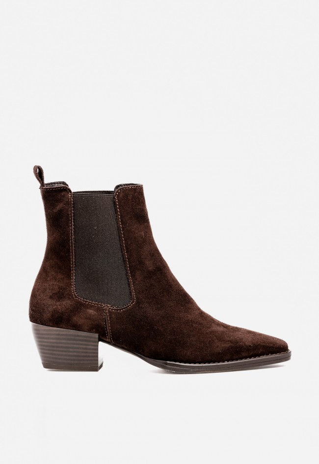 Botines GLO Renata 7451 de mujer estilo campero en piel serraje moka con tacón medio
