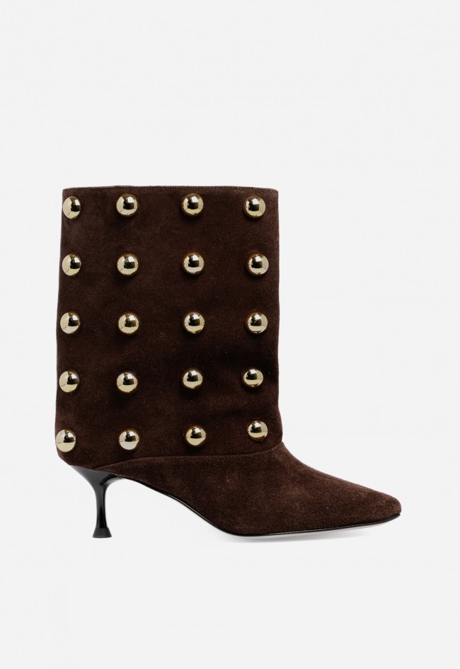 Botín de piel GLO Aisha 2800 con tachas doradas y estilo sofisticado