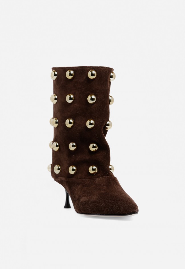 Botín de piel GLO Aisha 2800 con tachas doradas y estilo sofisticado