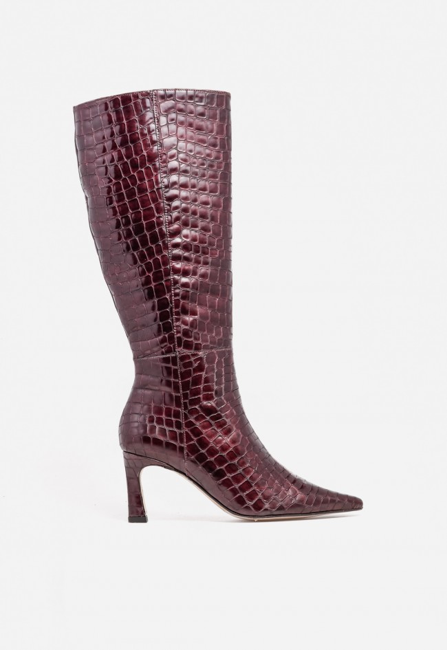 Bota alta burdeos efecto cocodrilo de piel Ángel Alarcón HATA – punta fina y look sofisticado