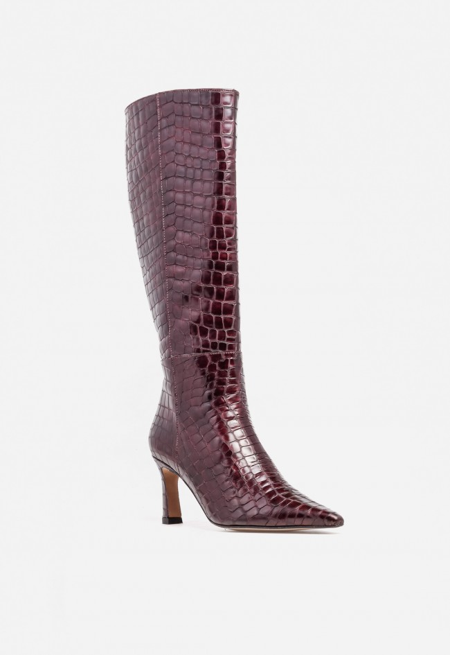 Bota alta burdeos efecto cocodrilo de piel Ángel Alarcón HATA – punta fina y look sofisticado
