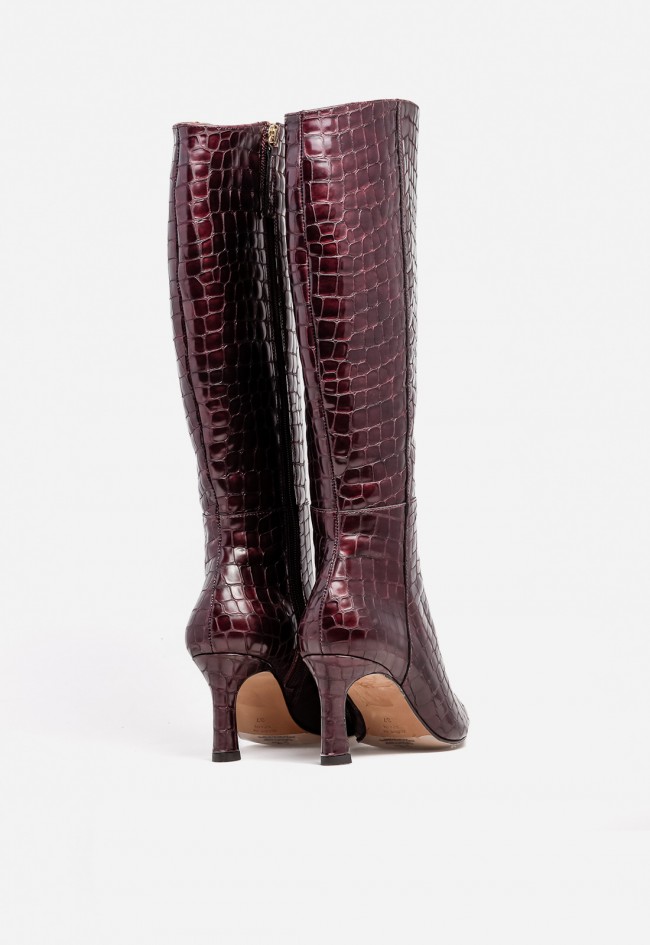 Bota alta burdeos efecto cocodrilo de piel Ángel Alarcón HATA – punta fina y look sofisticado