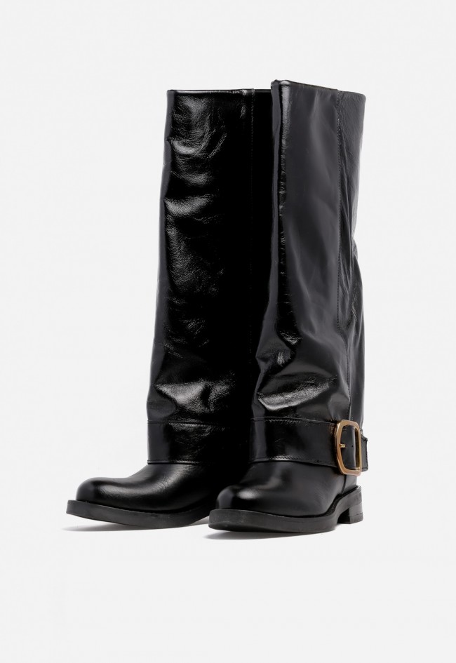 Bota de mujer negra de piel GLO Berino – estilo biker elegante con hebilla XL