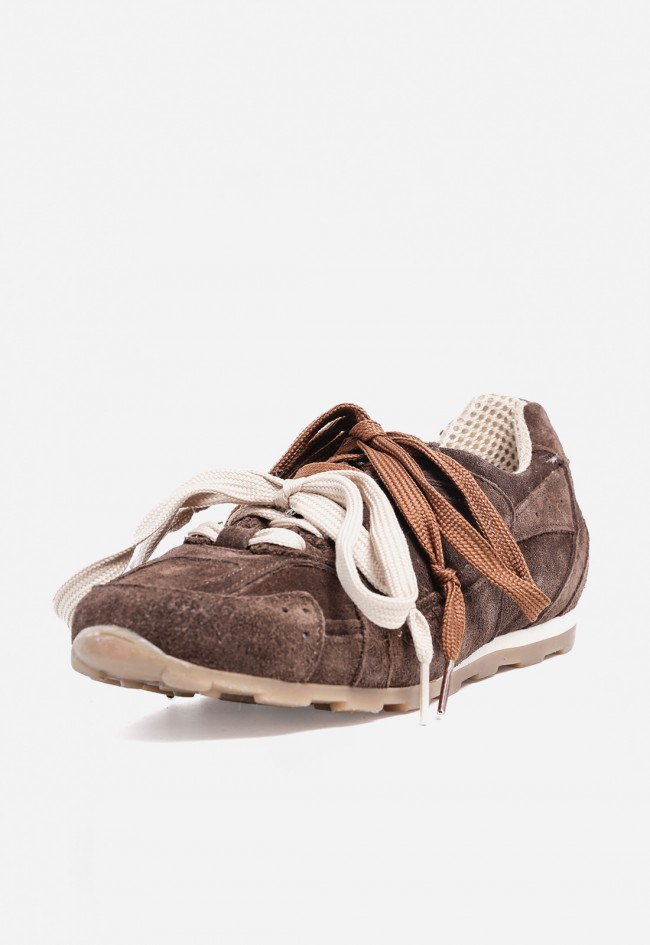 Zapatilla deportiva de mujer GLO Massi en piel color moka – comodidad premium y estilo casual chic