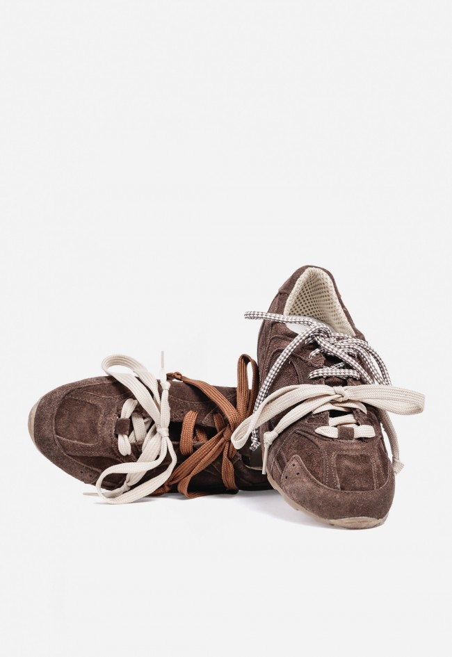Zapatilla deportiva de mujer GLO Massi en piel color moka – comodidad premium y estilo casual chic