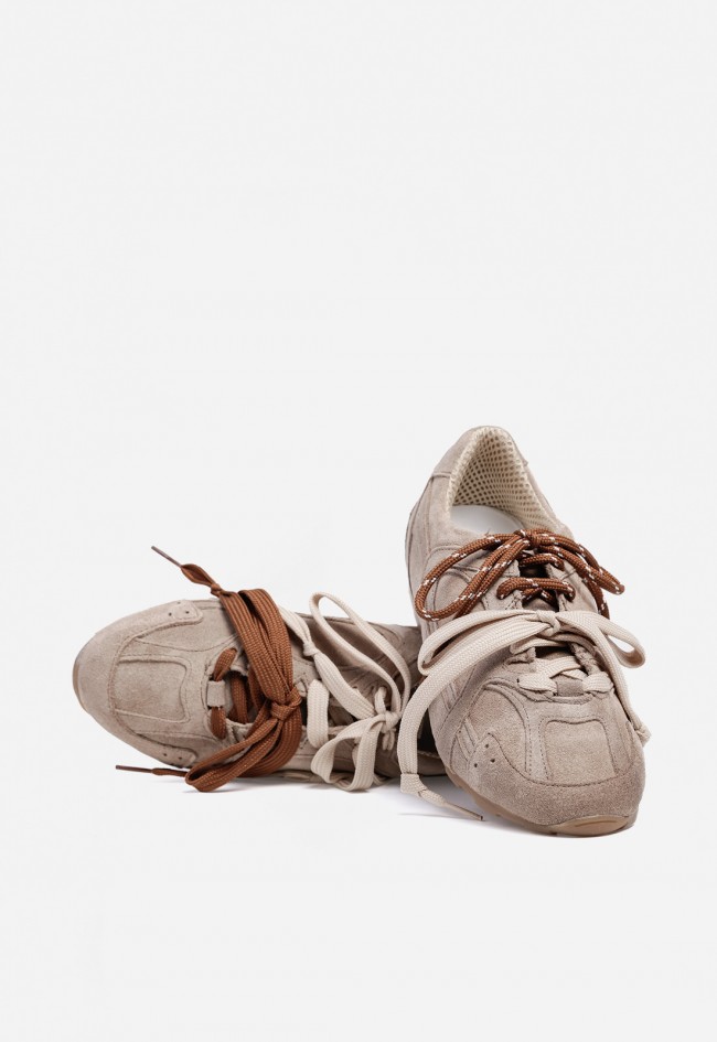 Zapatilla deportiva GLO Massi en piel color taupe – ultra combinable y cómoda para diario