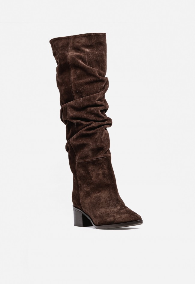 Bota alta de mujer GLO Aisha 2656 en piel color moka – caña fruncida y tacón cómodo elegante
