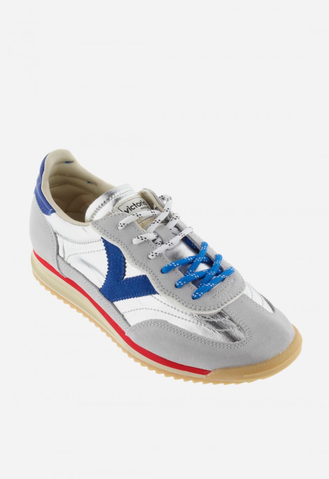 Sneakers retro Victoria Saturno para mujer metalizadas con doble cordón y suela dentada