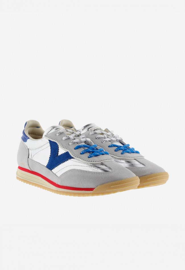 Sneakers retro Victoria Saturno para mujer metalizadas con doble cordón y suela dentada