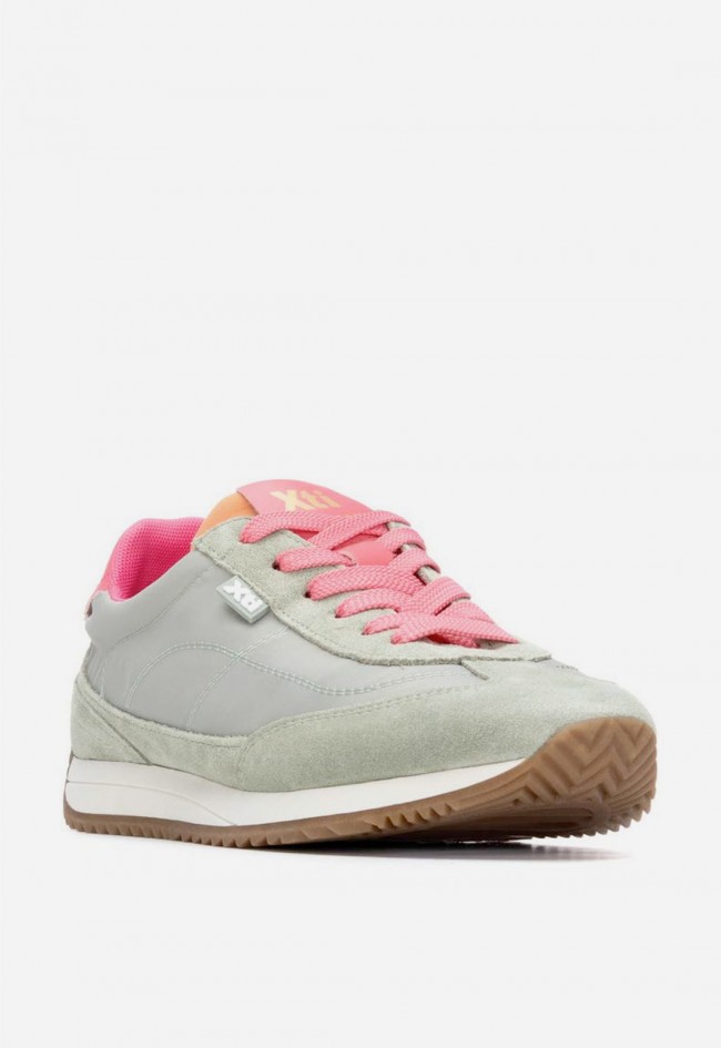Zapatillas planas kaki XTI 14520902 de mujer con diseño fresco y estilo casual