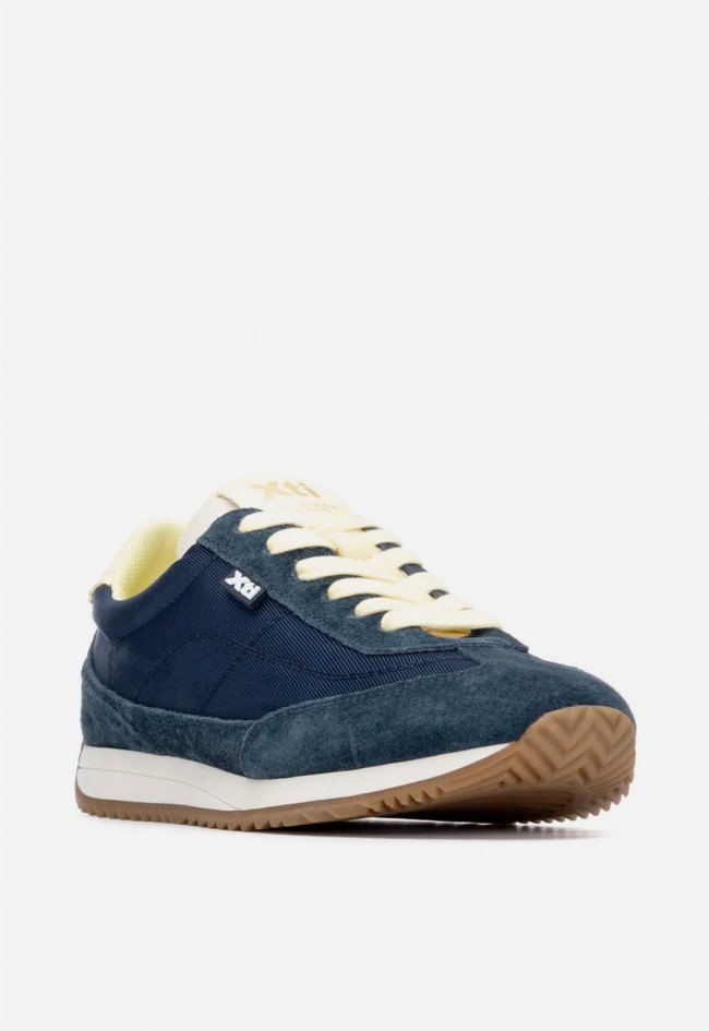 Zapatillas planas XTI 14520901 marino de mujer con diseño fresco y estilo casual