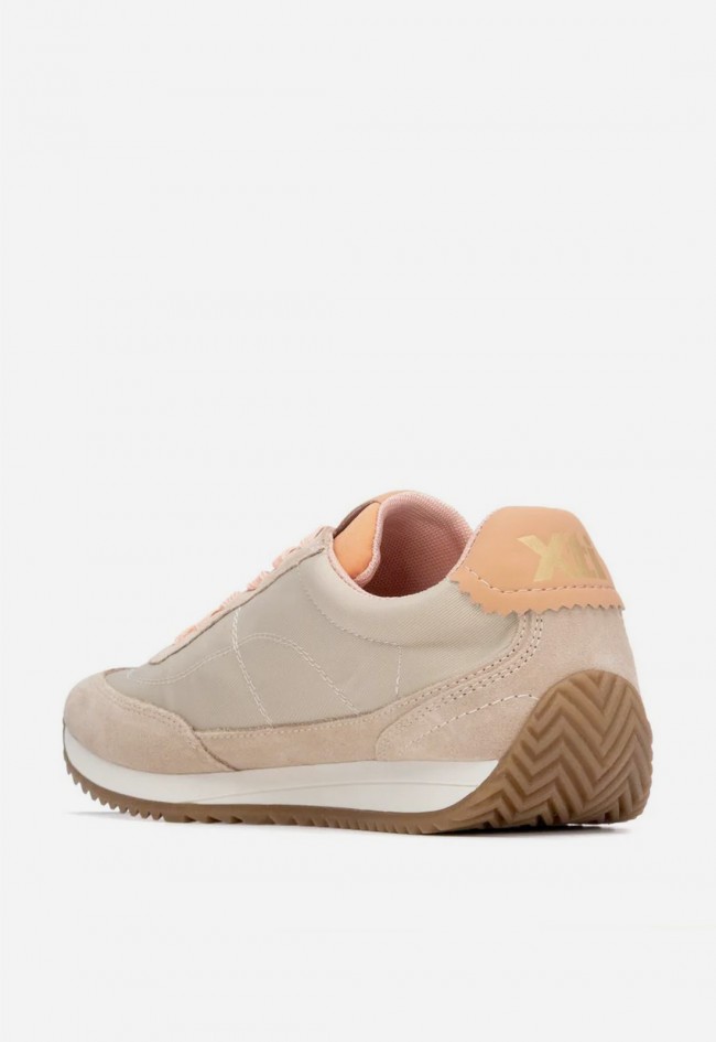 Zapatillas planas XTI 14520904 beige de mujer con diseño fresco y estilo casual