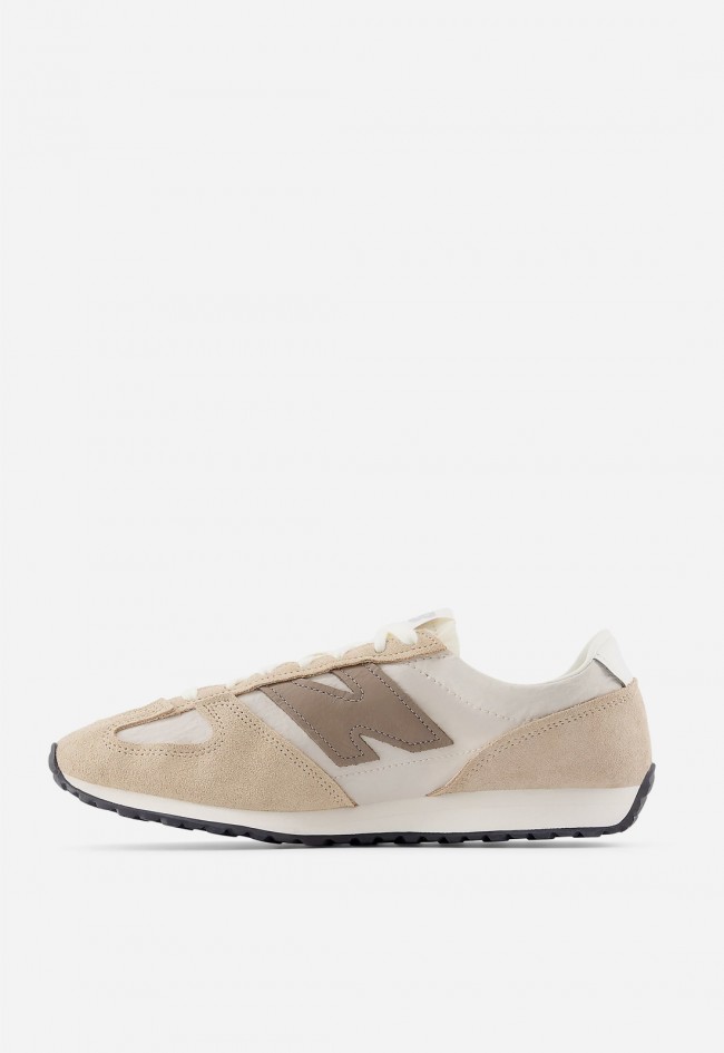 Zapatillas New Balance 471 mujer estilo retro running con ante premium