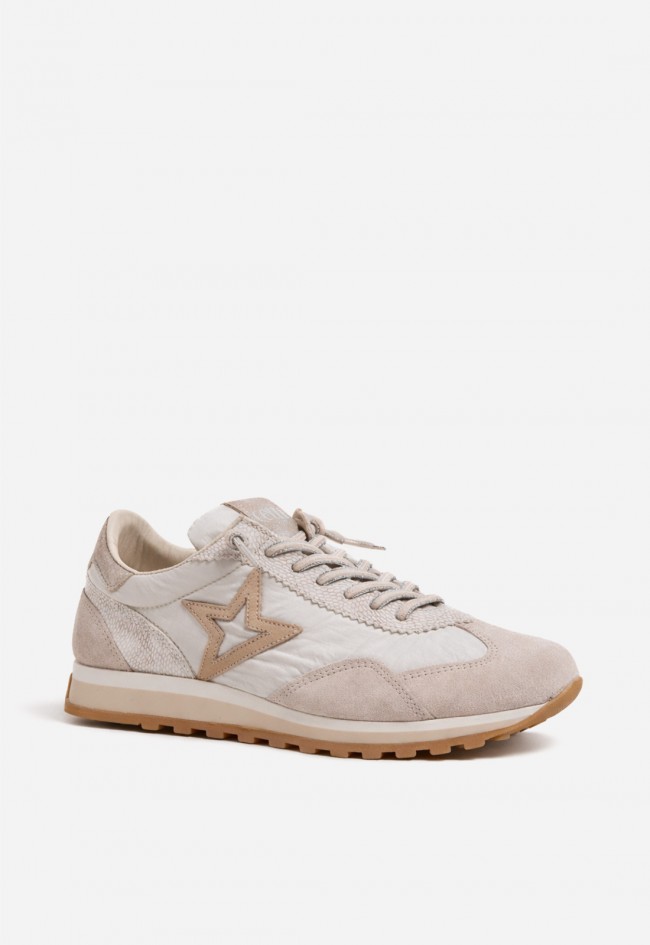 Zapatillas Cetti C-1259 de mujer en piel y textil con diseño artesanal y estilo urbano